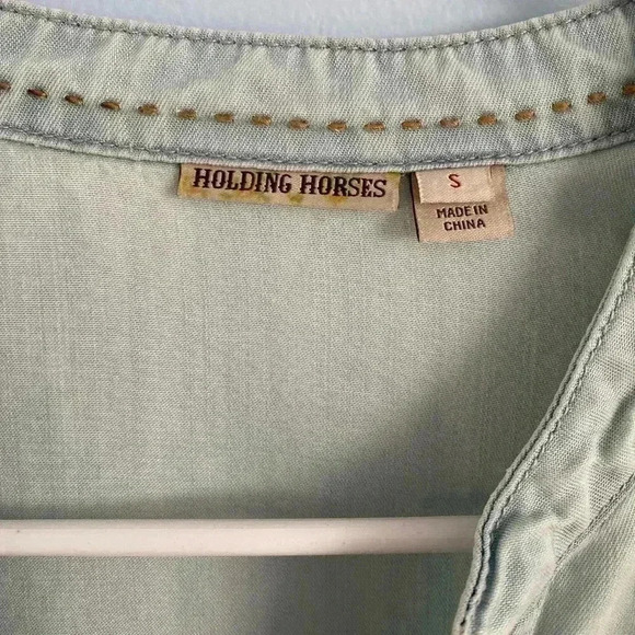 Anthropologie Holding Horses Button Down Shirt Denim Lace Blue Size S - Picture 2 of 9